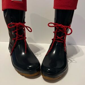 HUNTER Brand Navy Rain or Snow Boots with Red Liners & Red & Navy Laces